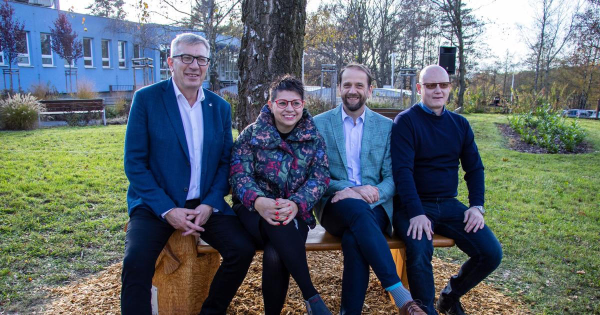 Kvůli kritice mám přijít o ocenění, tvrdí žena s „metálem“ od prezidenta. Kraj nesouhlasí