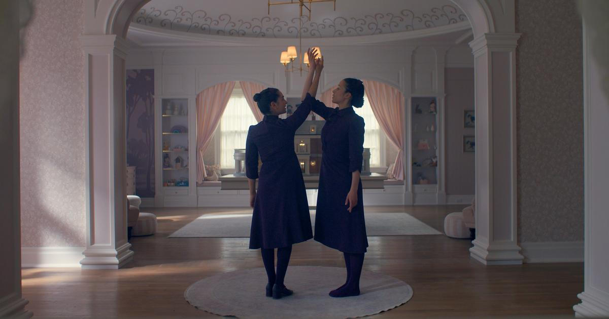 Výchova dívek v Gileádu. Seriál Svědectví sleduje osudy nové generace zotročených žen