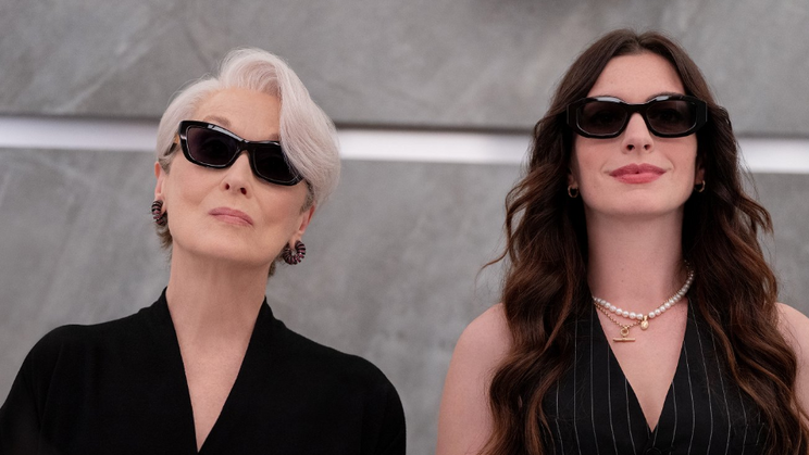 Meryl Streepová jako šéfka módního magazínu Runway Miranda a Anne Hathawayová v roli Andy ve filmu Ďábel nosí Pradu 2.