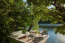 Interiér nabízí plnohodnotné zázemí nejen pro rodinu majitele, ale i pro návštěvy. 