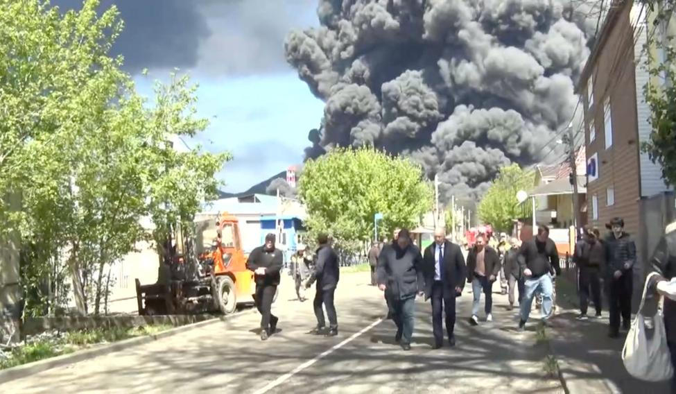 Požár rafinerie ve městě Tuapse v Krasnodarském kraji na jihozápadě Ruska mají také na svědomí Ukrajinci.
