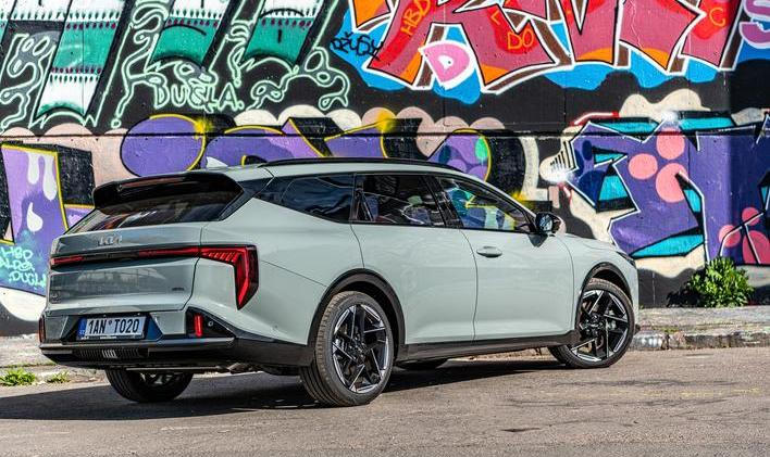 Kia uvádí na český trh nové kombi K4 Sportswagon.
