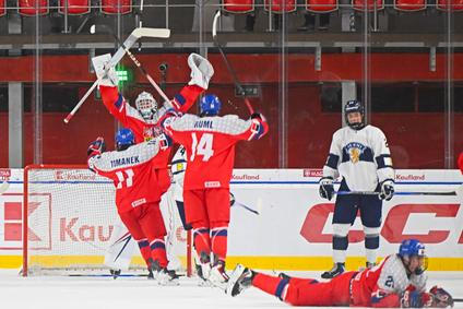 Česká osmnáctka slaví postup přes Finsko do semifinále MS 2026.