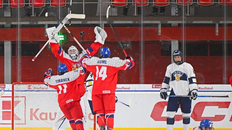 Česká osmnáctka slaví postup přes Finsko do semifinále MS 2026.