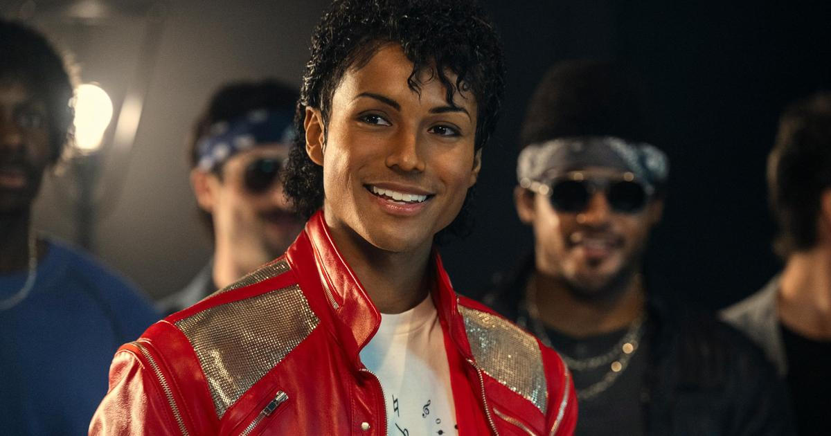 Odmítli mu vydat album, protože zněl příliš jako Jackson. Teď svého strýce hraje