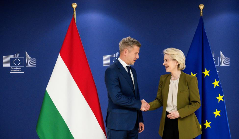 Pravděpodobný budoucí premiér Maďarska Péter Magyar s předsedkyní Evropské komise Ursulou von der Leyenovou.
