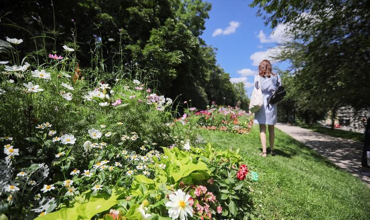 Ilustrační foto - léto, teplo, počasí, lidé, Praha