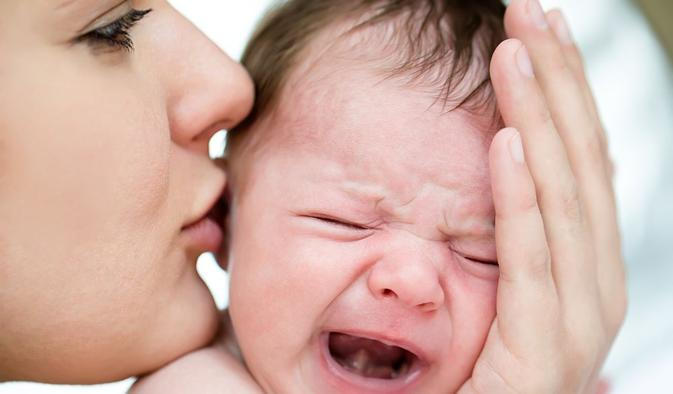 Dítě, kojenec, pláč, matka, láska, rodič