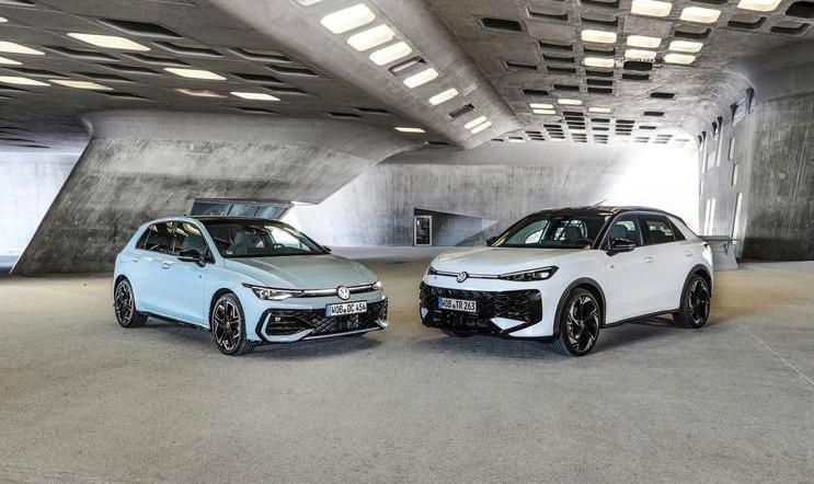 Hybridní verze Volkswagenů Golf a T-Roc, jejichž prodej začne na konci letošního roku.