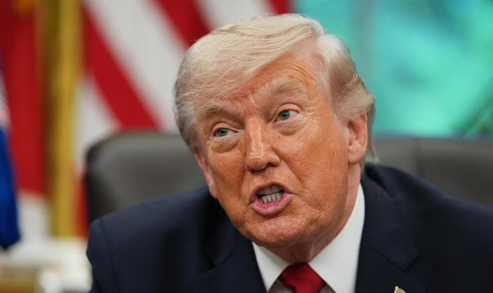 Trump NASA Artemis Moonshot