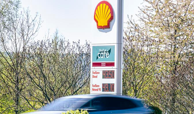 ČR-hospodářství-benzin-ceny-peníze-Liberecký-FASTPIX, Liberecký kraj