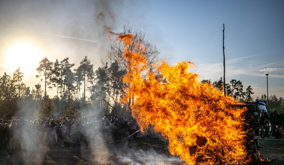 Letošní pálení čarodějnic na Stříbrném rybníku; 30. dubna 2026, Hradec Králové.