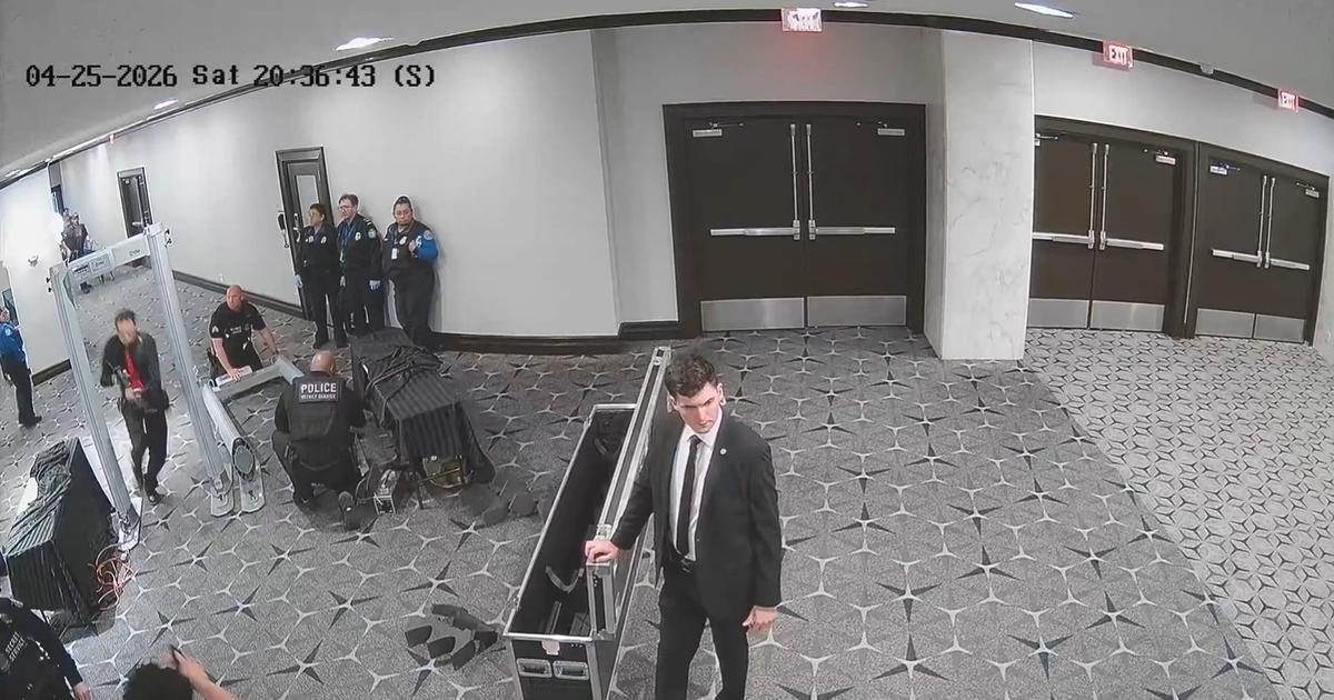 „Nešlo o palbu do vlastních řad.“ Nové video má vyvrátit spekulace o útoku na Trumpově galavečeru
