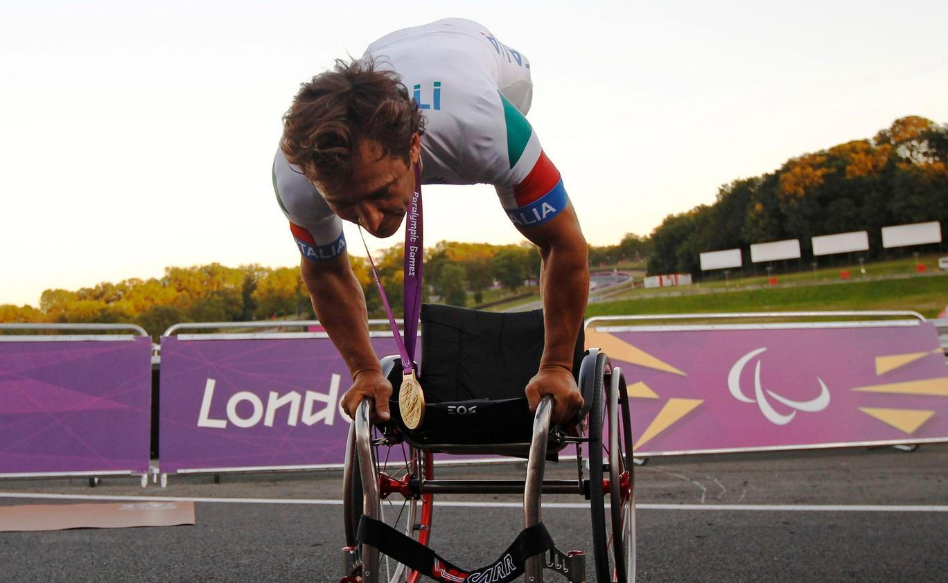 Bývalý italský jezdec formule 1 Alessandro Zanardi na paralympijských hrách