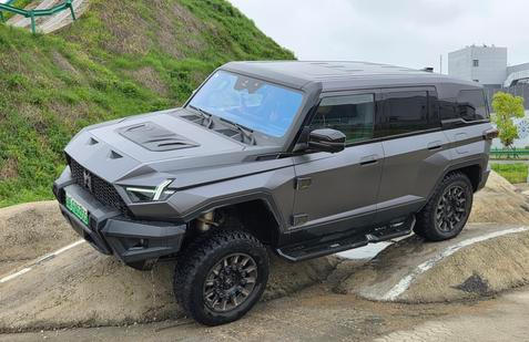 V roce 2022 vznikla automobilka MHero, která se odkazuje k divizi Dongfeng Mengshi produkující vojenské speciály pro čínskou armádu. Ostatně v Číně se MHero jmenuje Mengshi, znamená to bojovník, a toto je první model 917.