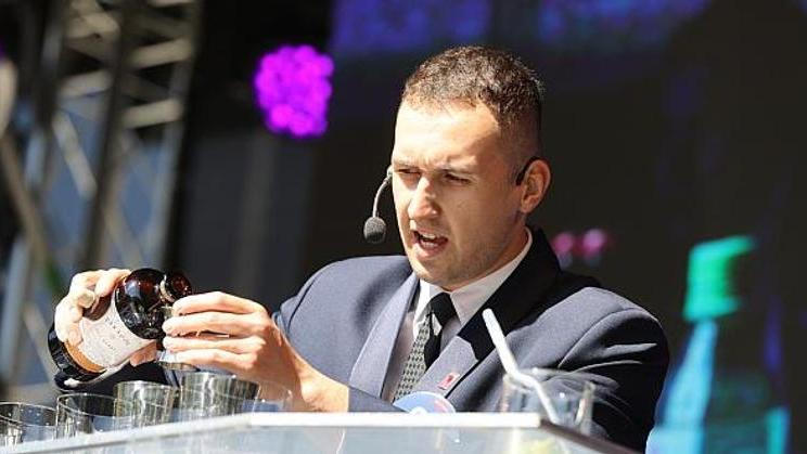 Jana Lukase z Českých Budějovic zvítězil se svým koktejlem The Nest.