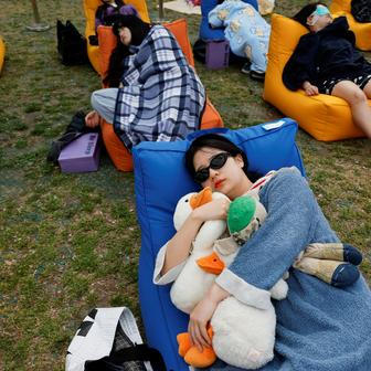 Power Nap Contest for sleep-deprived South Korea held in Seoul