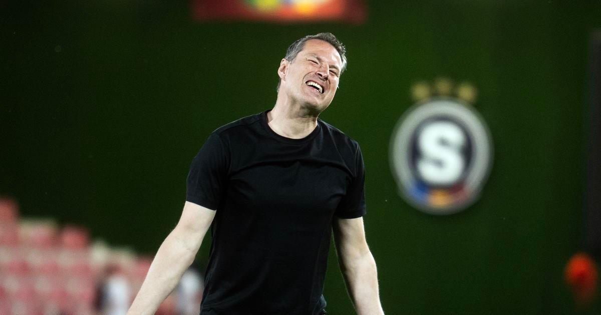Sparta Prague vs Jablonec: Kuchta Leads 2-0 Win Amid Sobola’s Record Red Card Controversy