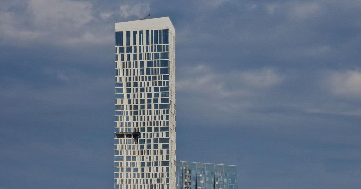 Tajemný úder v srdci Moskvy. Dron trefil budovu nedaleko Rudého náměstí