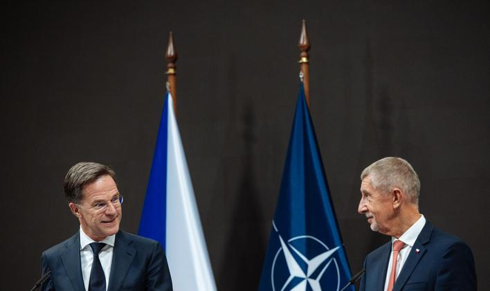 Premiér Andrej Babiš a generální tajemník NATO Mark Rutte