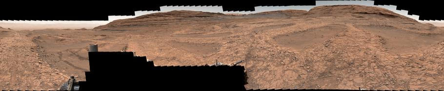 Rover NASA Curiosity zachytil tento 360° pohled na oblast plnou nízkých hřebenů zvaných „boxwork“ formace mezi 9. listopadem a 7. prosincem 2025. S rozlišením 1,5 miliardy pixelů jde o jedno z největších panoramat, jaká kdy Curiosity pořídil.