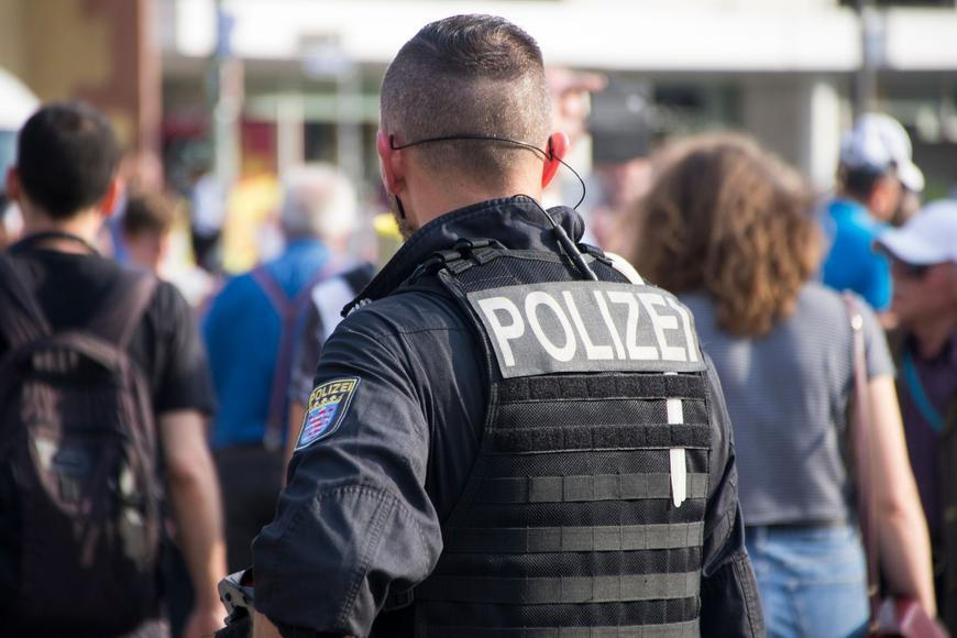 Za křiku alláhu akbar pobodal tři lidi na švýcarském nádraží. Policie útočníka zadržela
