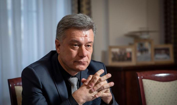 „S obviněním nesouhlasím, protože to jsou všechno úmyslné trestné činy. A já jsem jiný úmysl než aby případně, pokud vůbec, by z toho mohl být nějaký prospěch pro stát, což bylo absolutně nejisté, tak aby ho měl resort spravedlnosti,“ řekl Blažek.