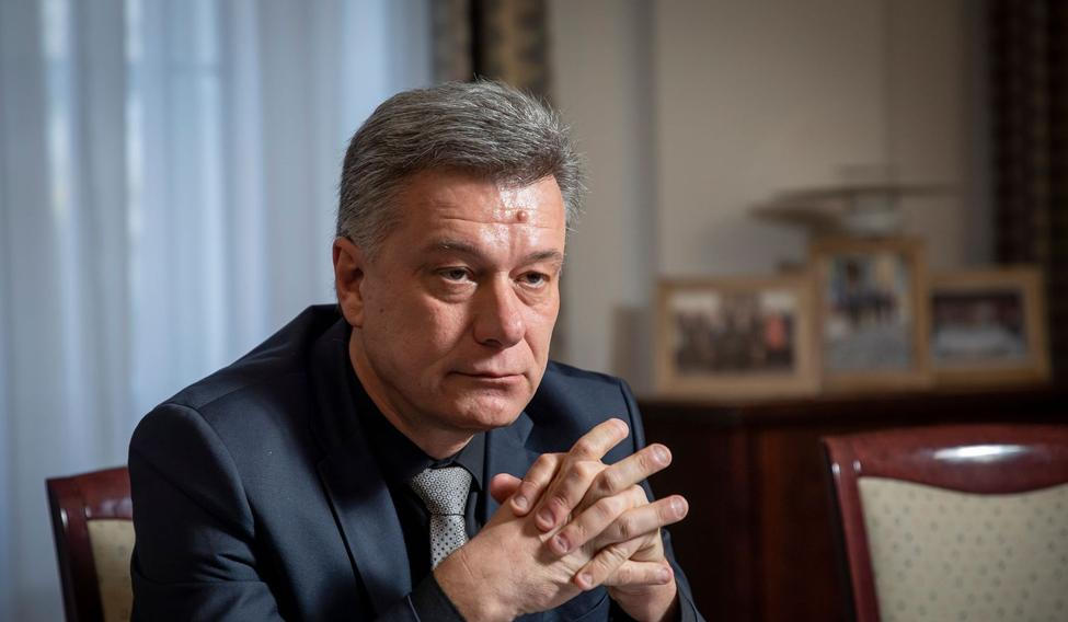 „S obviněním nesouhlasím, protože to jsou všechno úmyslné trestné činy. A já jsem jiný úmysl než aby případně, pokud vůbec, by z toho mohl být nějaký prospěch pro stát, což bylo absolutně nejisté, tak aby ho měl resort spravedlnosti,“ řekl Blažek.