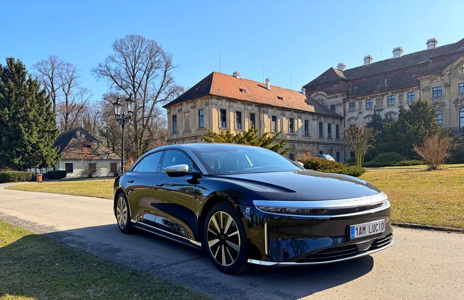 Fabia za cenu téměř dvou. Dává smysl pořídit si nejdražší malou Škodu ...