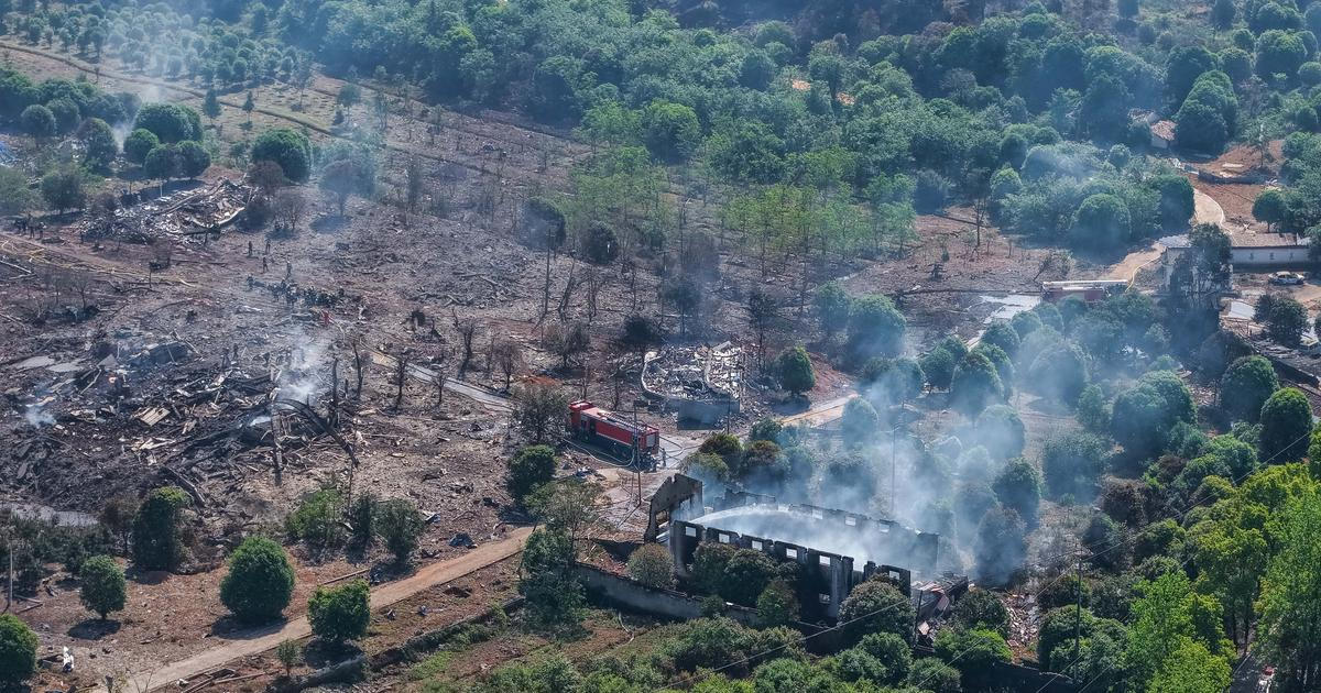 Výbuch v čínské továrně na zábavní pyrotechniku: více než dvacet lidí zahynulo
