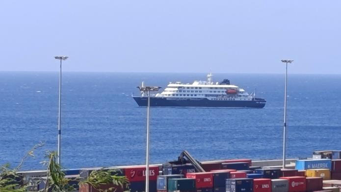 Cruise ship MV Hondius with suspected hantavirus cases off Cape Verde port