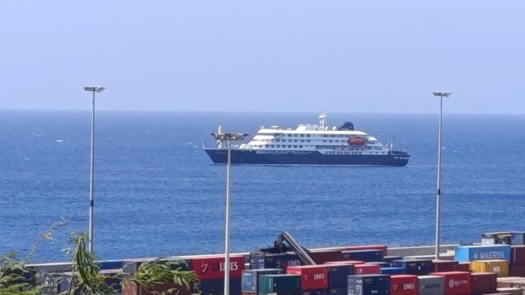 Cruise ship MV Hondius with suspected hantavirus cases off Cape Verde port