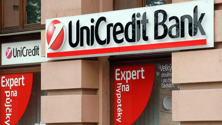 ilustrační fotografie, banka, UniCredit Bank, bankomat, 2017