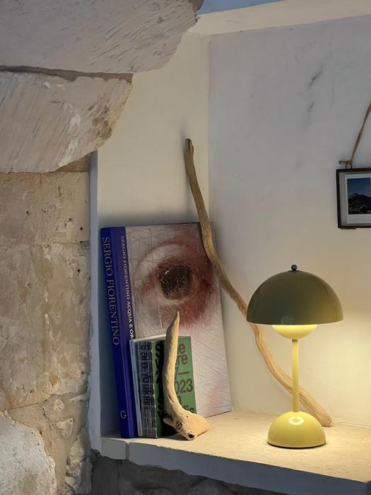 Lidé si představují, že koupí levnou ruinu a postupně ji opraví na dálku. „To je asi největší romantizovaná představa,“ říká Matěj Tomek. 