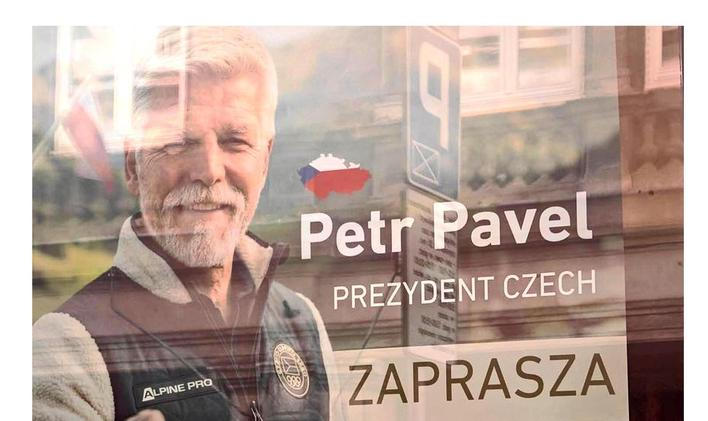 Petr Pavel se objevil na plakátu v Polsku.