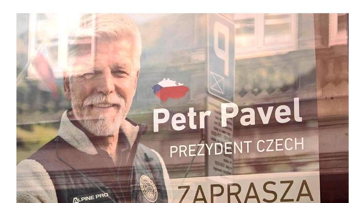 Petr Pavel se objevil na plakátu v Polsku.