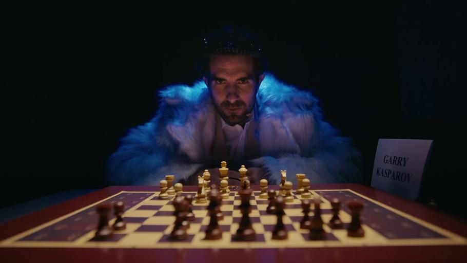 Z inscenace Kasparov vs. Deep Blue.