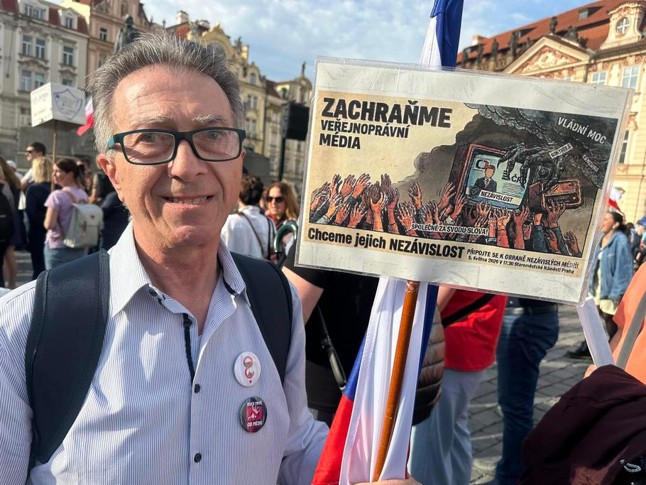 Pan Radko byl před rozhlasem v době okupace v roce 1968 a byl před ním i nyní, kdy je podle něj opět ohrožena nezávislost vysílání.