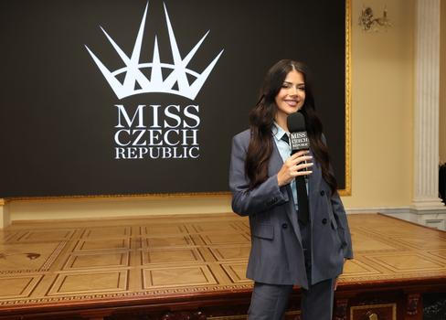 Miss, Dominique Alagia