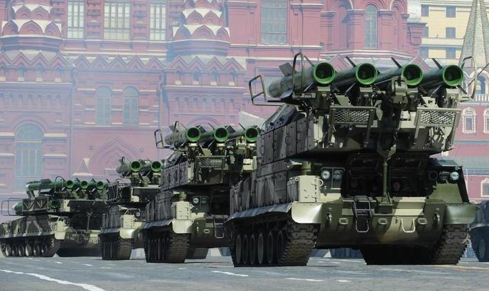 Ruské systémy protivzdušné obrany S-400 na Rudém náměstí.