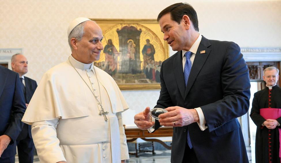 Americký ministr zahraničí Marco Rubio papeže navštívil krátce před prvním výročím pontifikátu; 7. května 2026, Vatikán. 