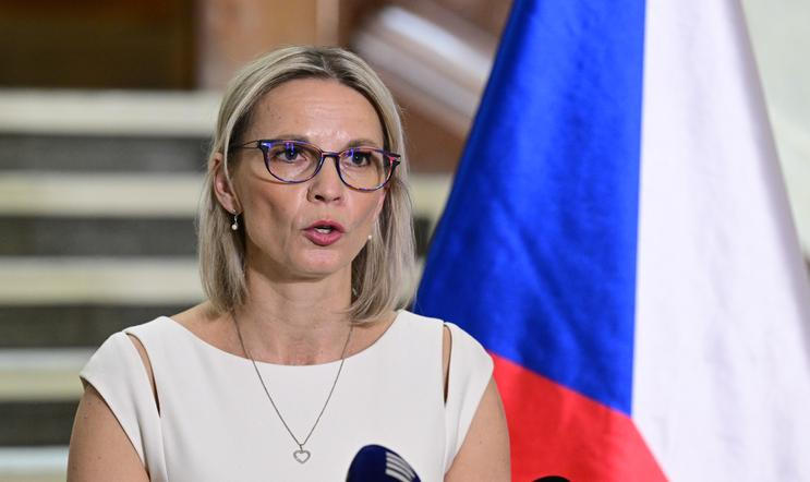 Zuzana Mrázová, ministryně pro místní rozvoj, politička