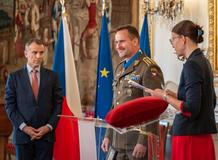 Slavnostní předání se odehrálo na půdě francouzské ambasády na Malé Straně.
