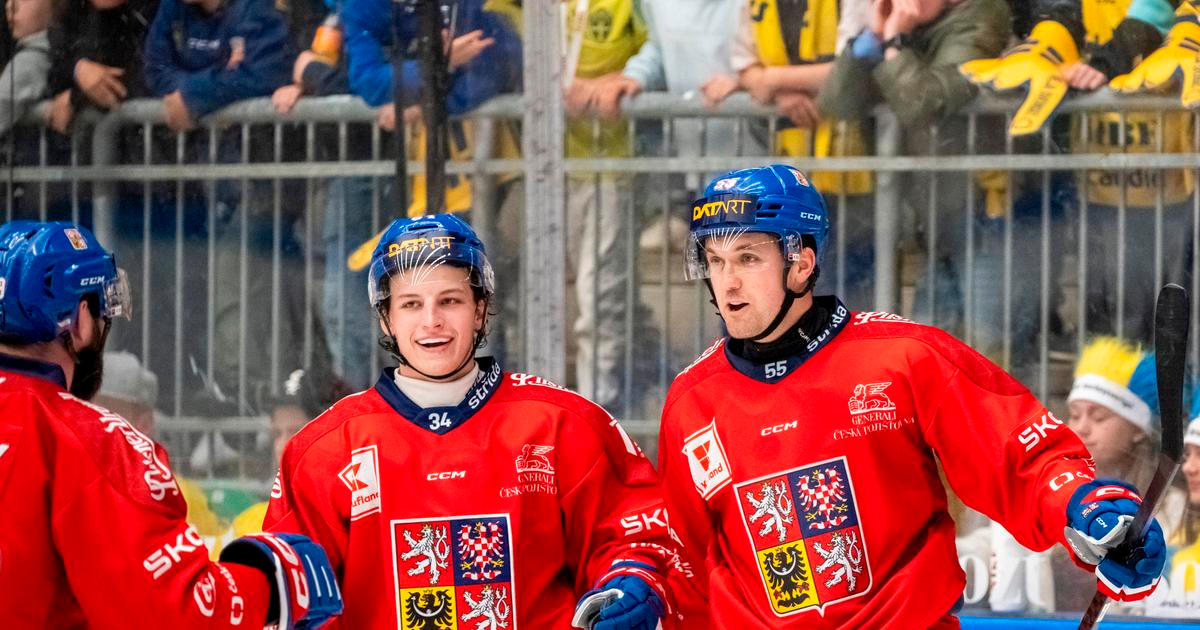 Hokejisté ukončili neporazitelnost Švédů, Pavlát byl minuty od čistého konta