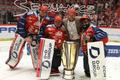 Brankářský tým Pardubic: zleva Tomáš Vomáčka, Roman Will, trenér Jiří Sklenář, Malcolm Subban