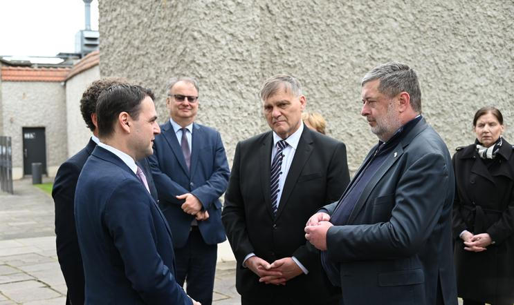 Petr Macinka, ministr, politik, Jörge Nürnberger, věznice Plötzensee, pieta