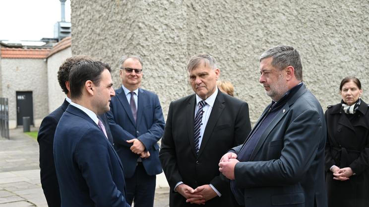 Petr Macinka, ministr, politik, Jörge Nürnberger, věznice Plötzensee, pieta
