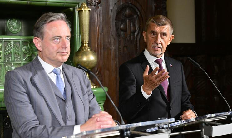 neuvedeno