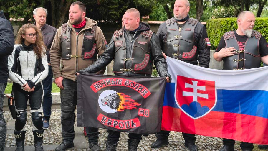 Motorkáři z Nočních vlků přijeli ze Slovenska, na akci jich přijelo několik desítek - podle jednoho z nich asi 50.