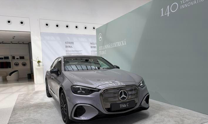 Mercedes-Benz Studio